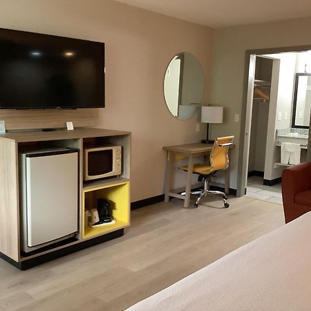 Days Inn By Wyndham Kingdom City Extérieur photo