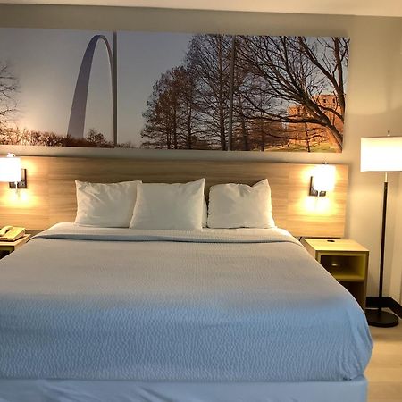 Days Inn By Wyndham Kingdom City Extérieur photo
