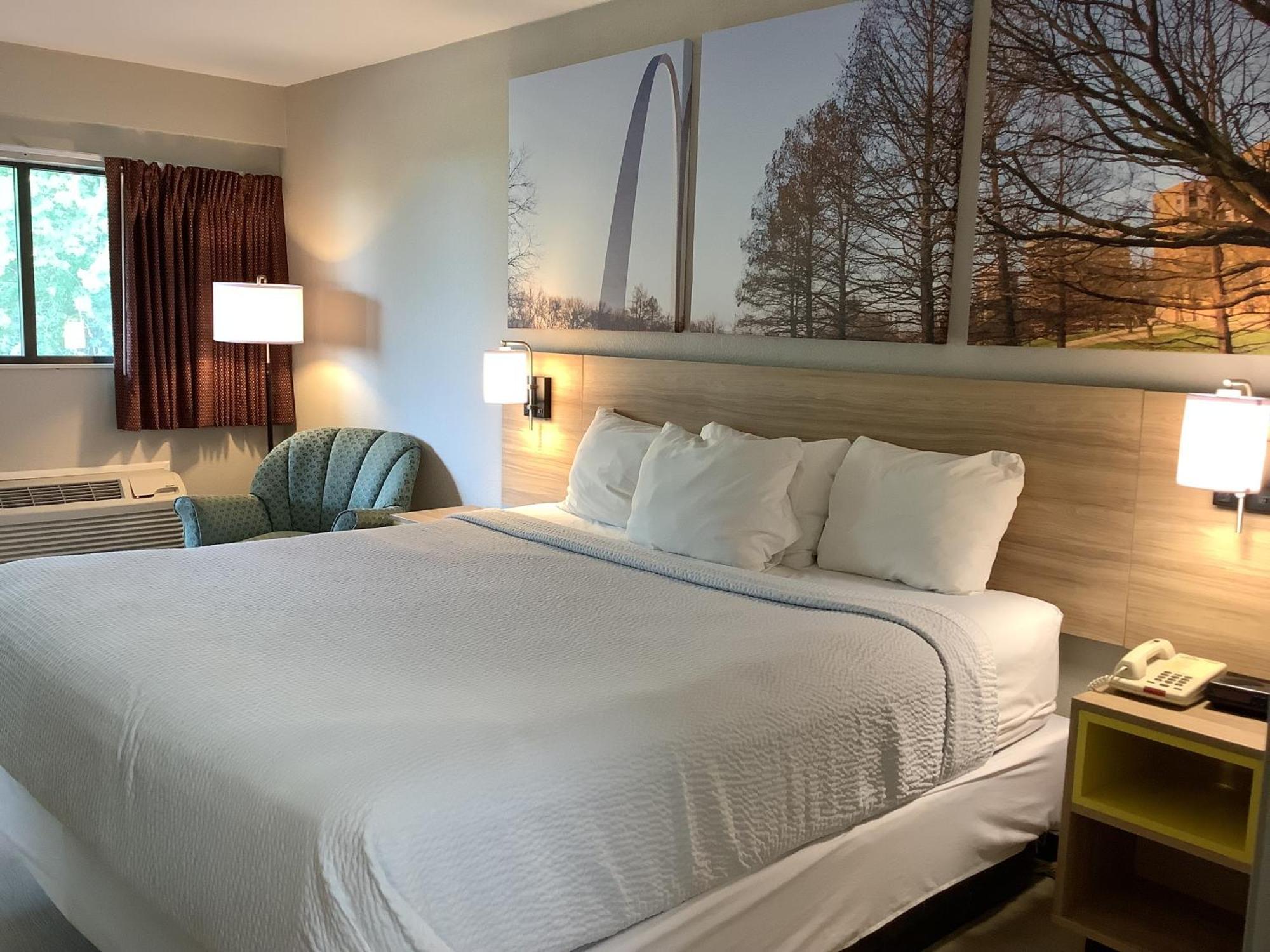 Days Inn By Wyndham Kingdom City Extérieur photo