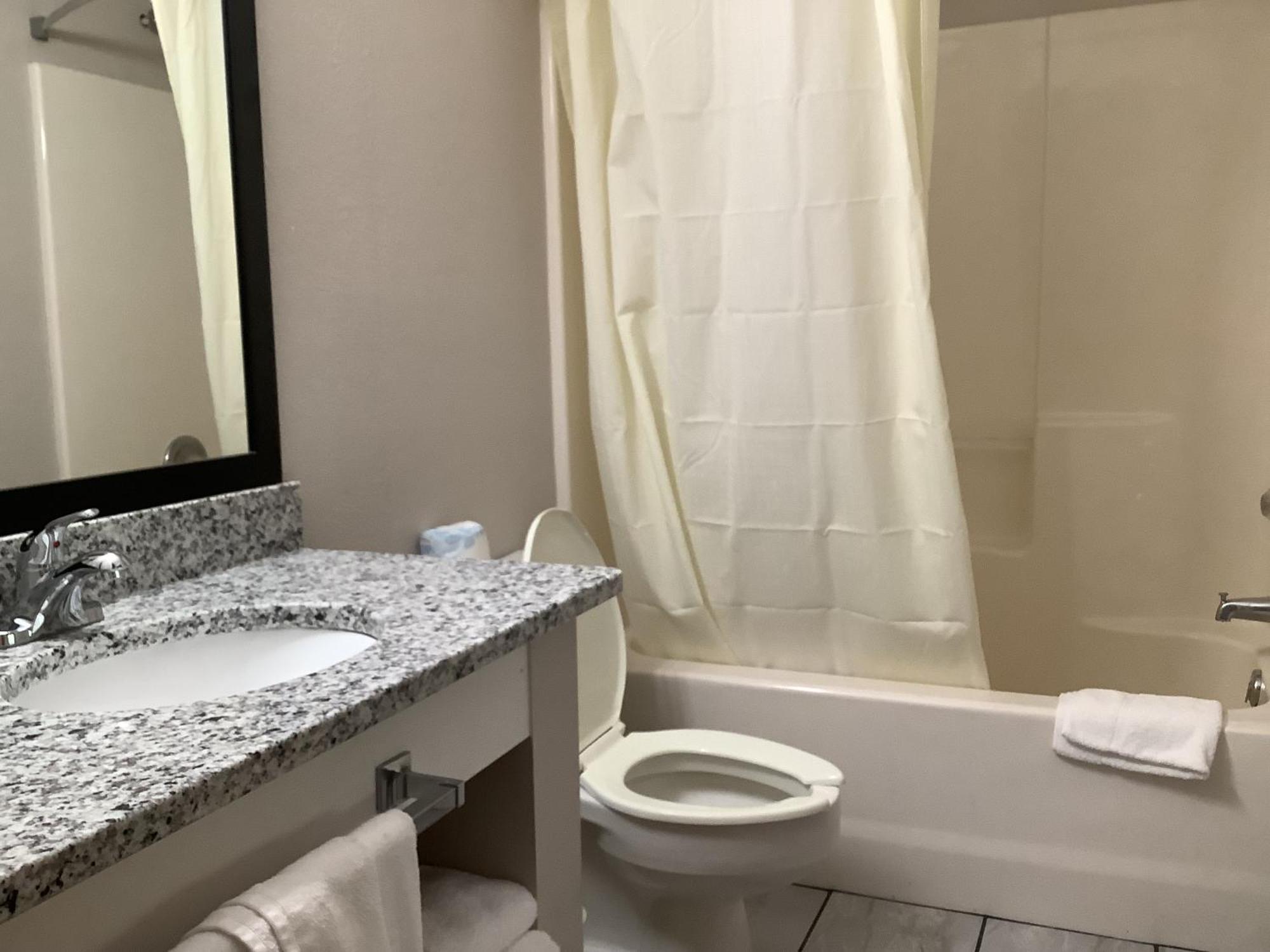 Days Inn By Wyndham Kingdom City Extérieur photo