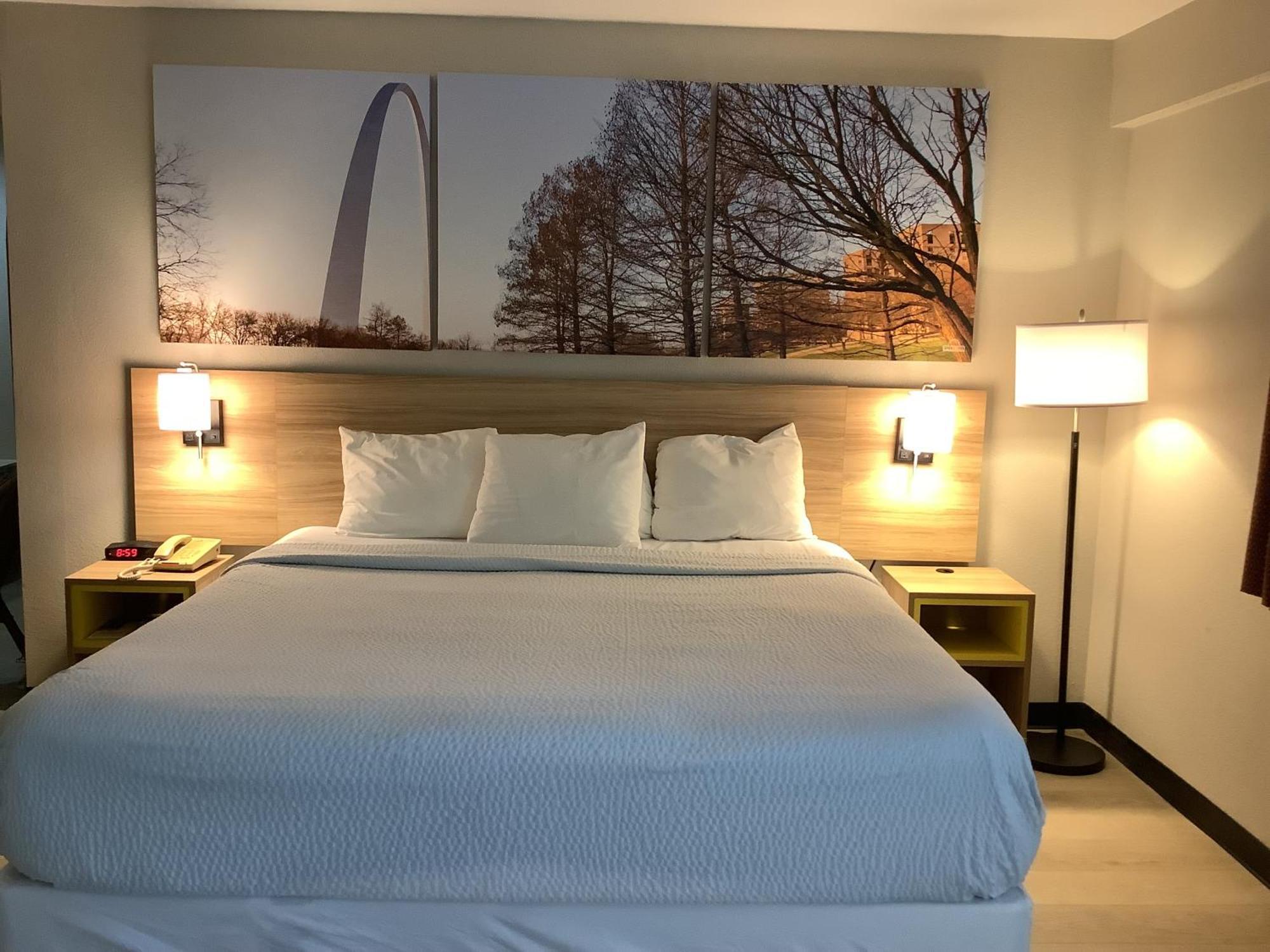 Days Inn By Wyndham Kingdom City Extérieur photo