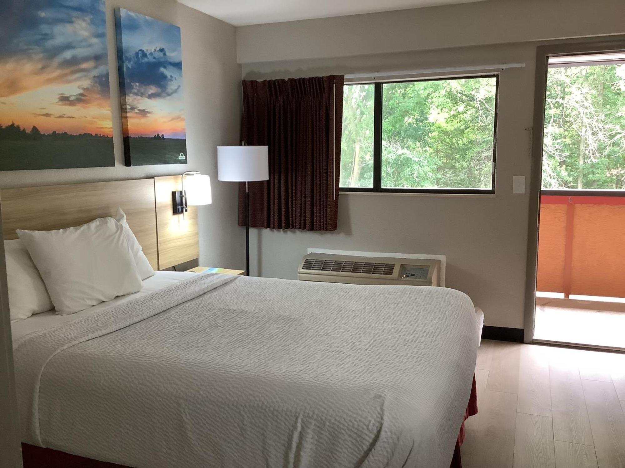 Days Inn By Wyndham Kingdom City Extérieur photo