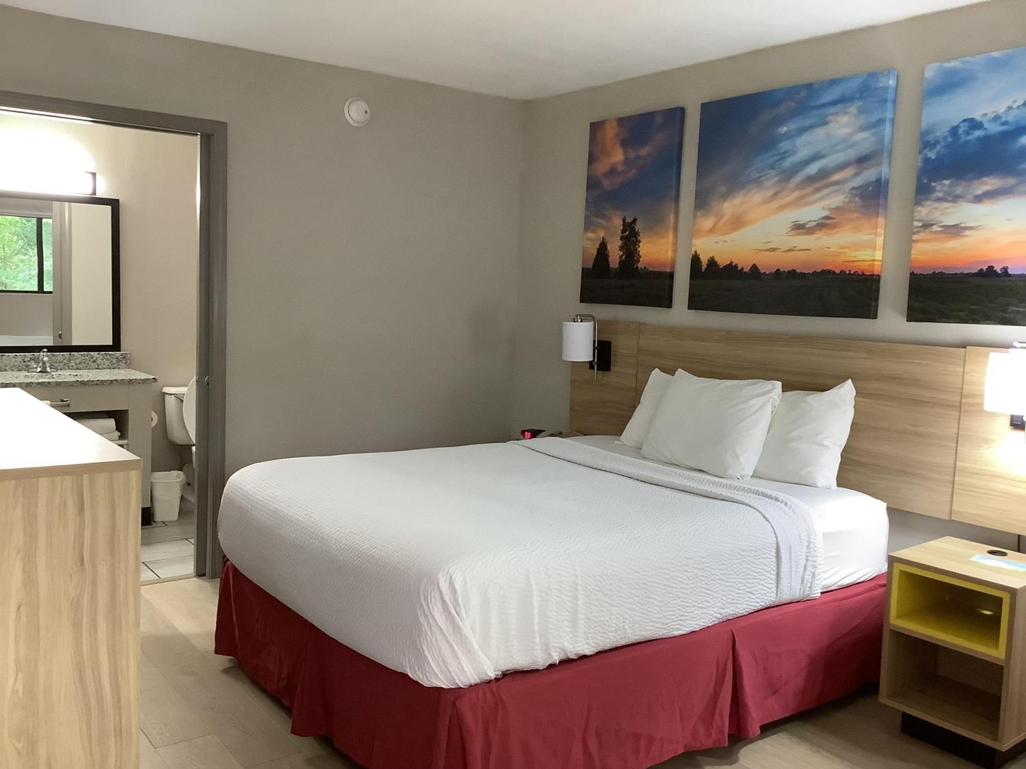 Days Inn By Wyndham Kingdom City Extérieur photo