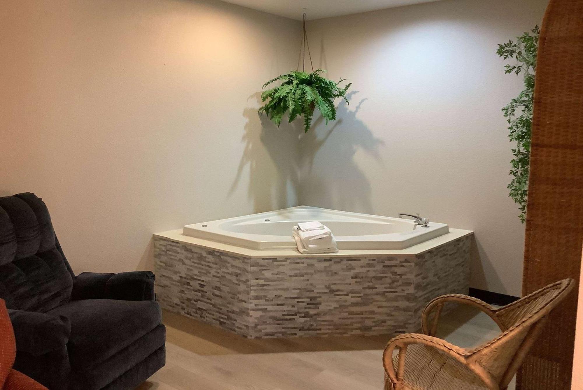 Days Inn By Wyndham Kingdom City Extérieur photo