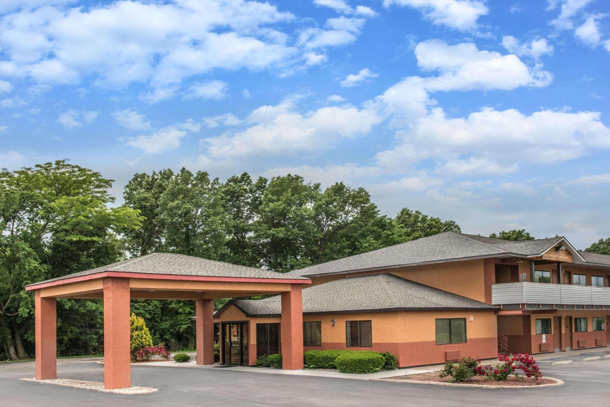 Days Inn By Wyndham Kingdom City Extérieur photo